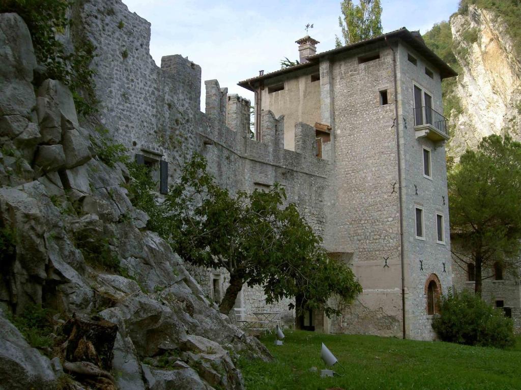 Castrum Di Serravalle ヴィットリオ・ヴェネト エクステリア 写真